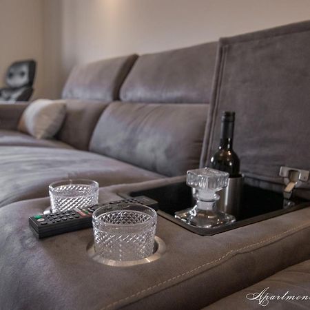 Апартаменти Penthouse Leonarda With Private Parking Пула Екстер'єр фото