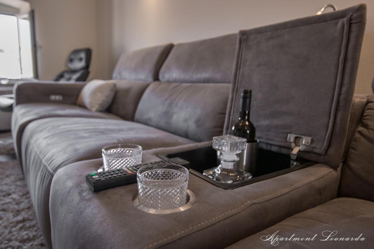 Апартаменти Penthouse Leonarda With Private Parking Пула Екстер'єр фото