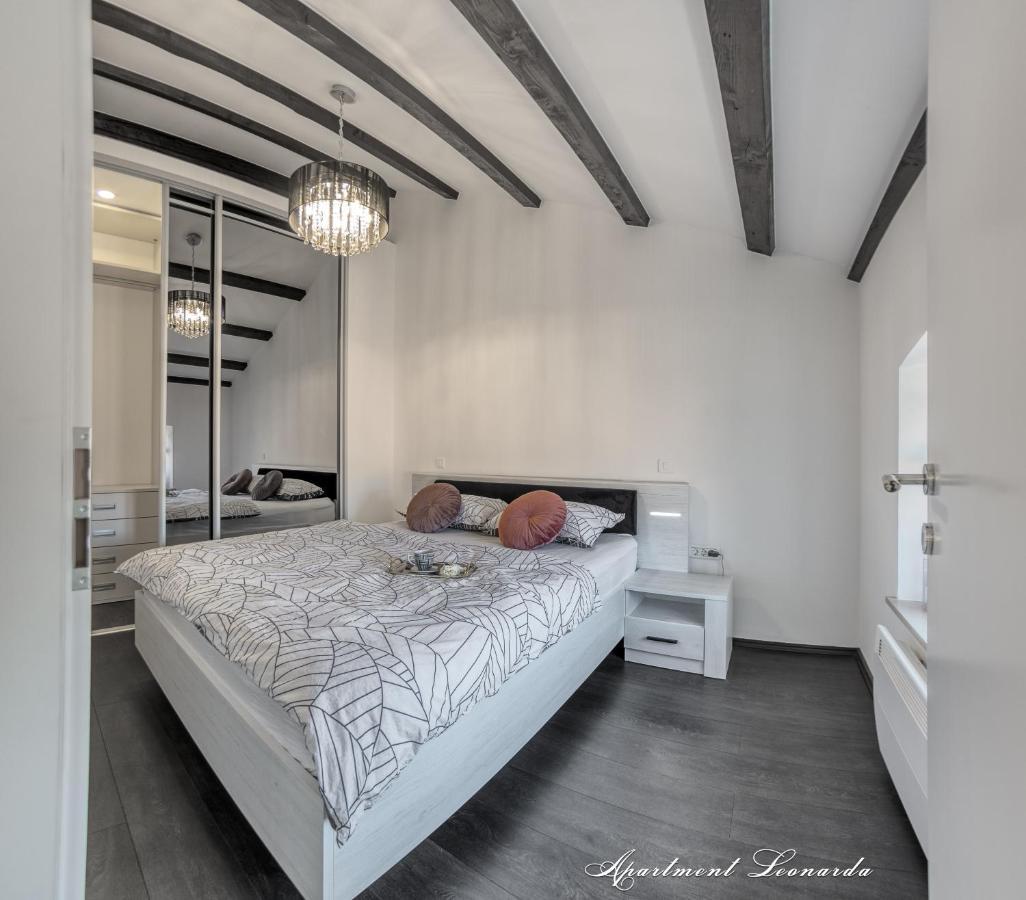 Апартаменти Penthouse Leonarda With Private Parking Пула Екстер'єр фото